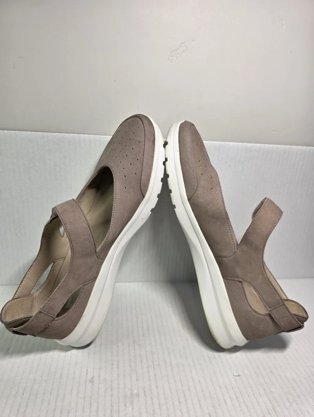 Mephisto Marsia Light Taupe Sneakers SIZE 10